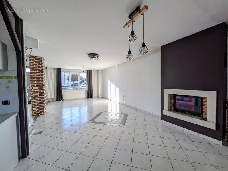 Maison à NUEIL-LES-AUBIERS