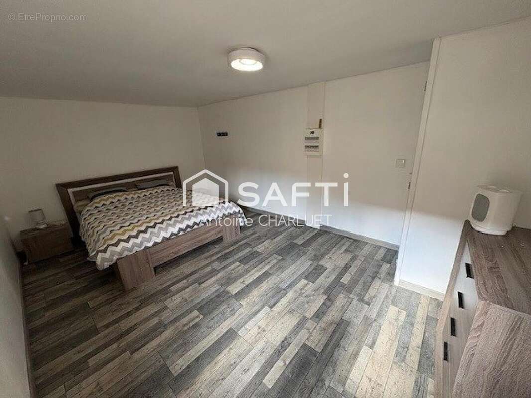 Maison 208 m² à Saulnay  - photo 7