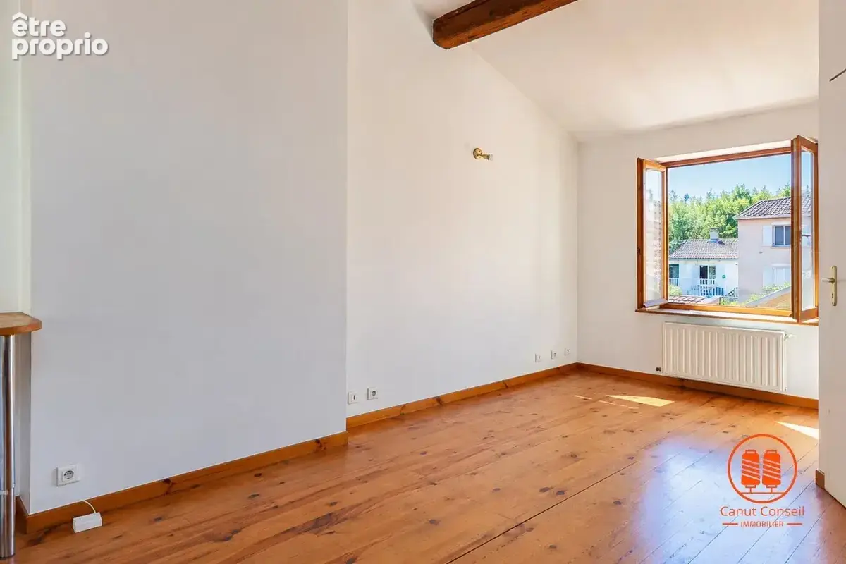 GRAND T2bis de 61 m² au calme - Centre Croix-Rousse  (DPE : D) - photo 8