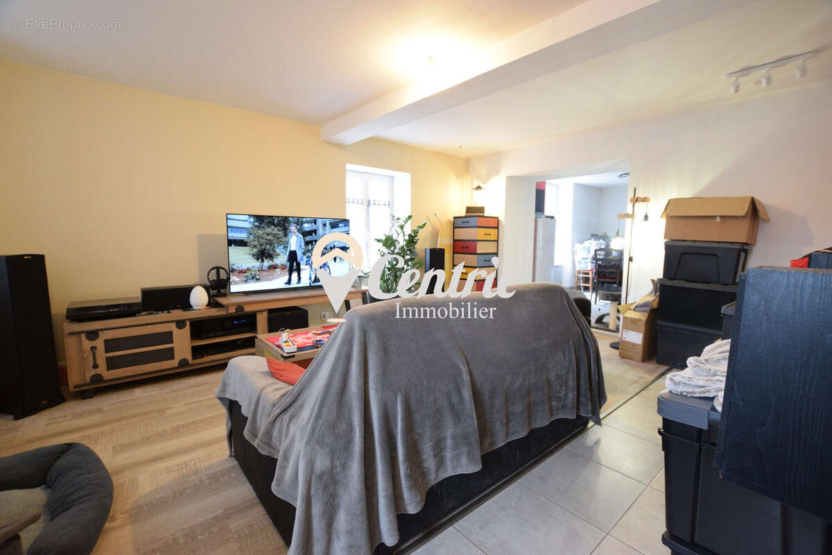 Maison à LA CHAPELLE-SAINT-LAURENT