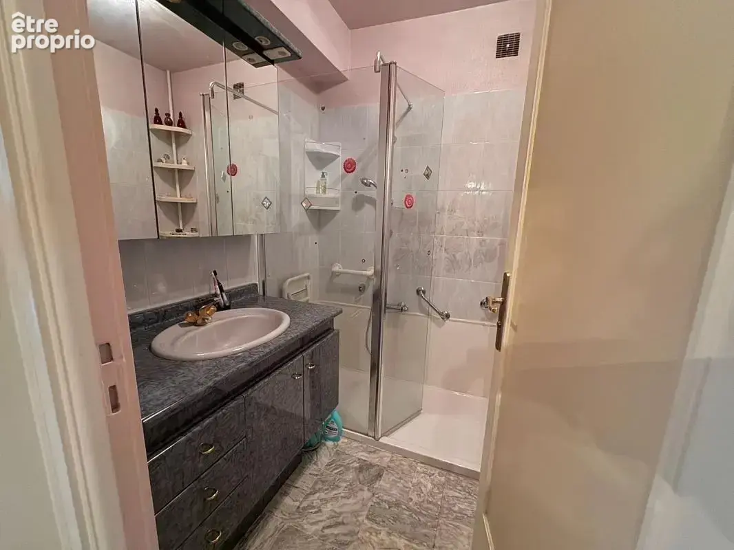 Appartement À Vendre - photo 5