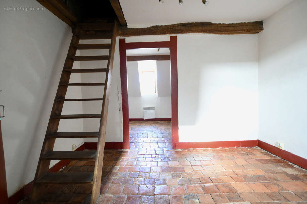 Maison à AVALLON