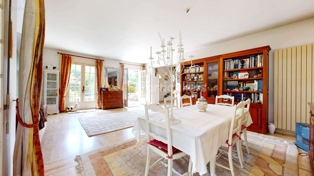 Maison à GIF-SUR-YVETTE