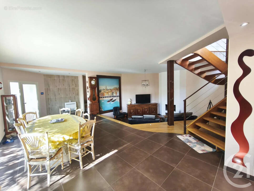 Maison à SAINTE-AGNES