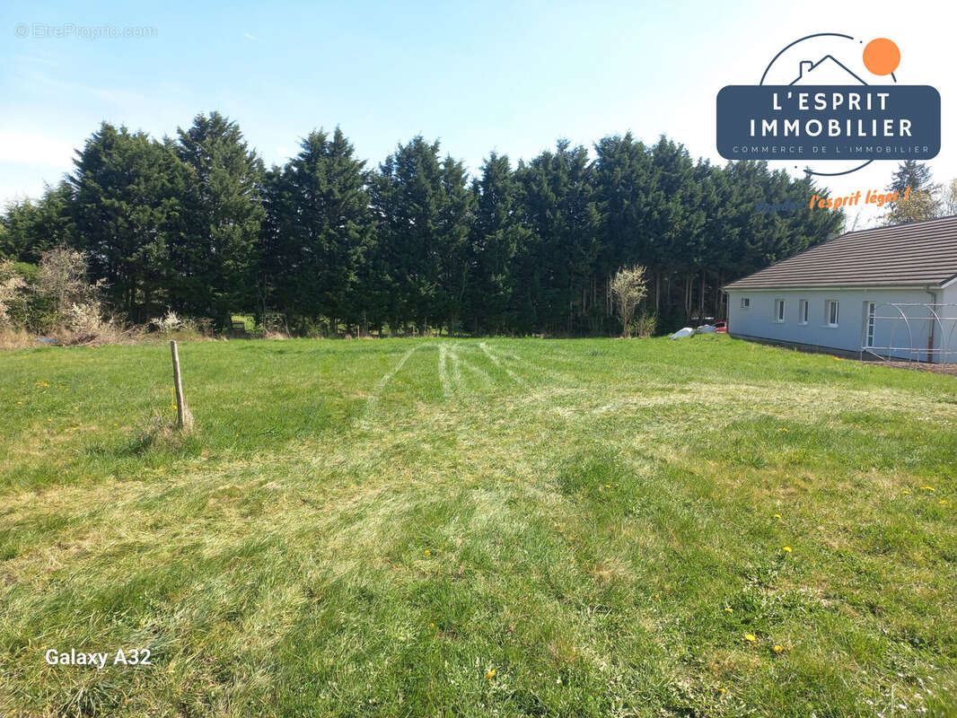 Terrain à CONDE-NORTHEN