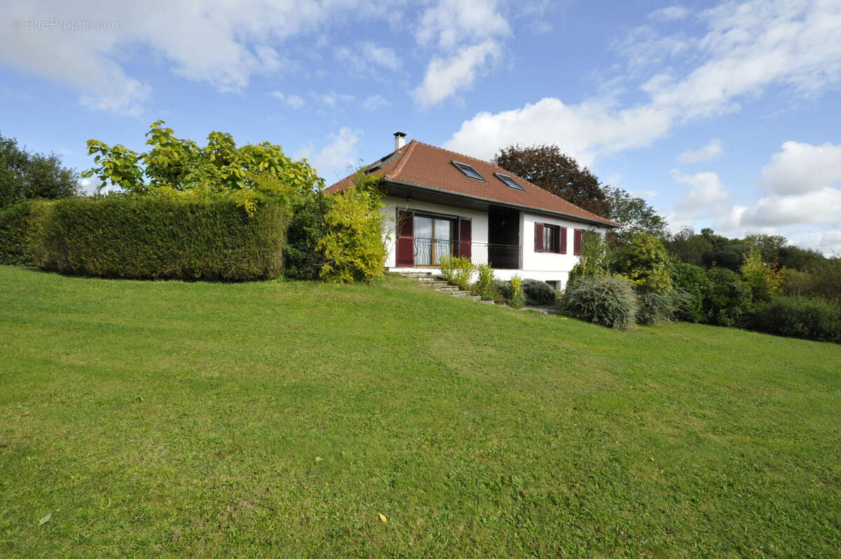 Maison à SAINT-PRIEST-SOUS-AIXE