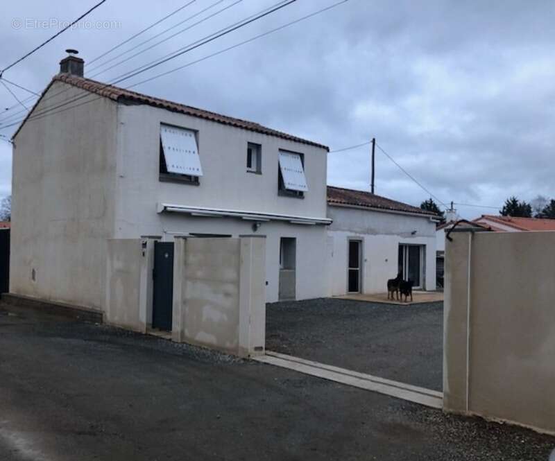 Maison à LA BOISSIERE-DES-LANDES