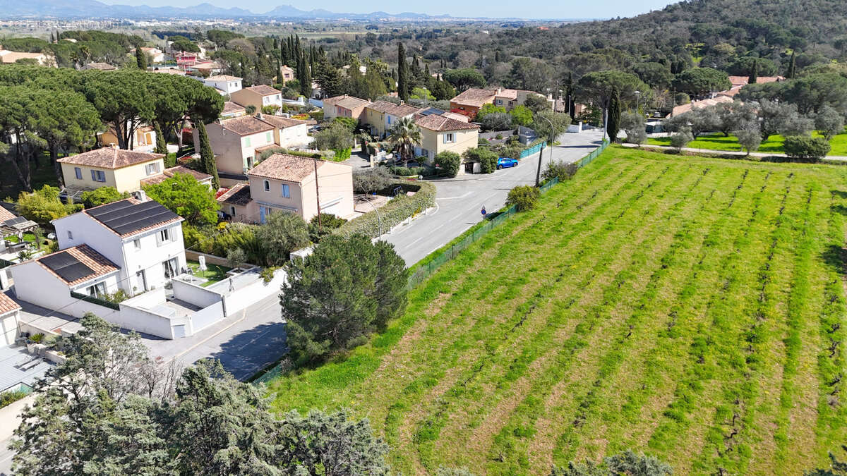 Maison à ROQUEBRUNE-SUR-ARGENS