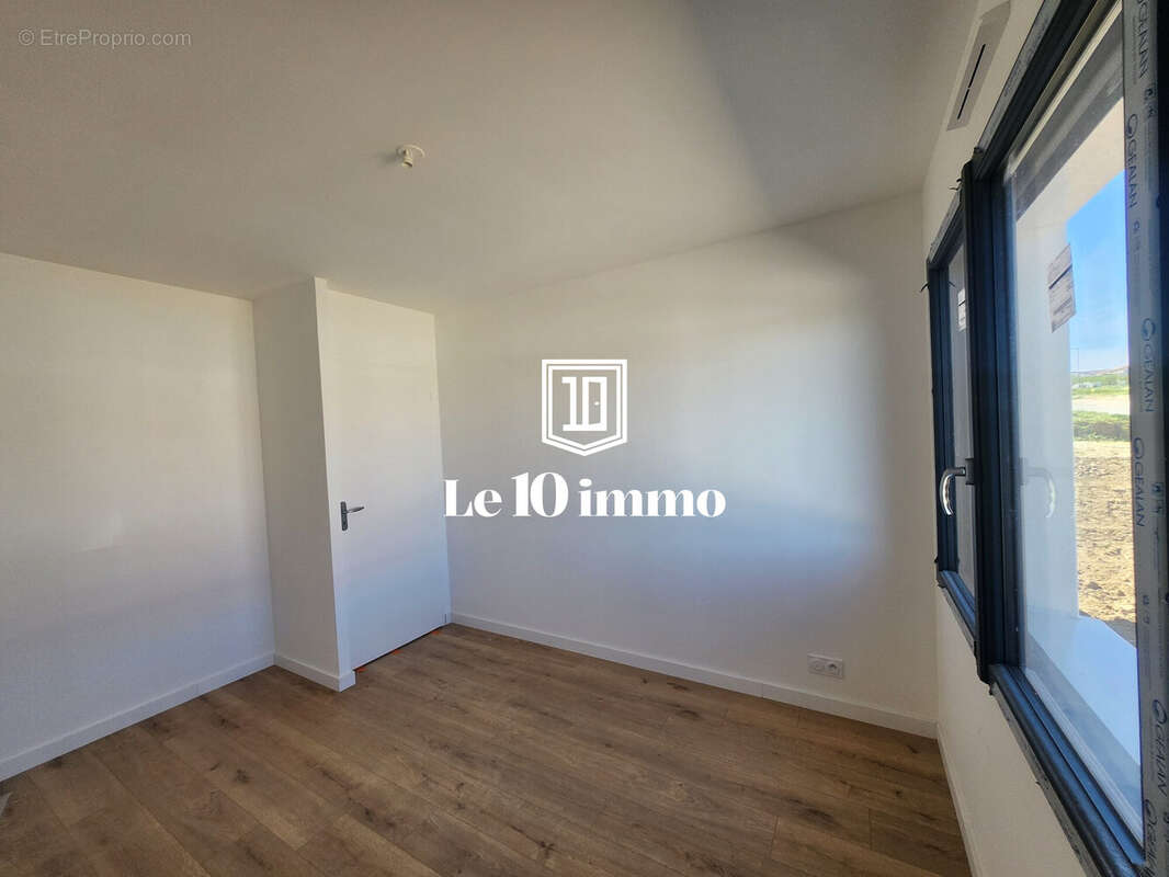 Maison 112 m² à Le May-Sur-Evre  - photo 5