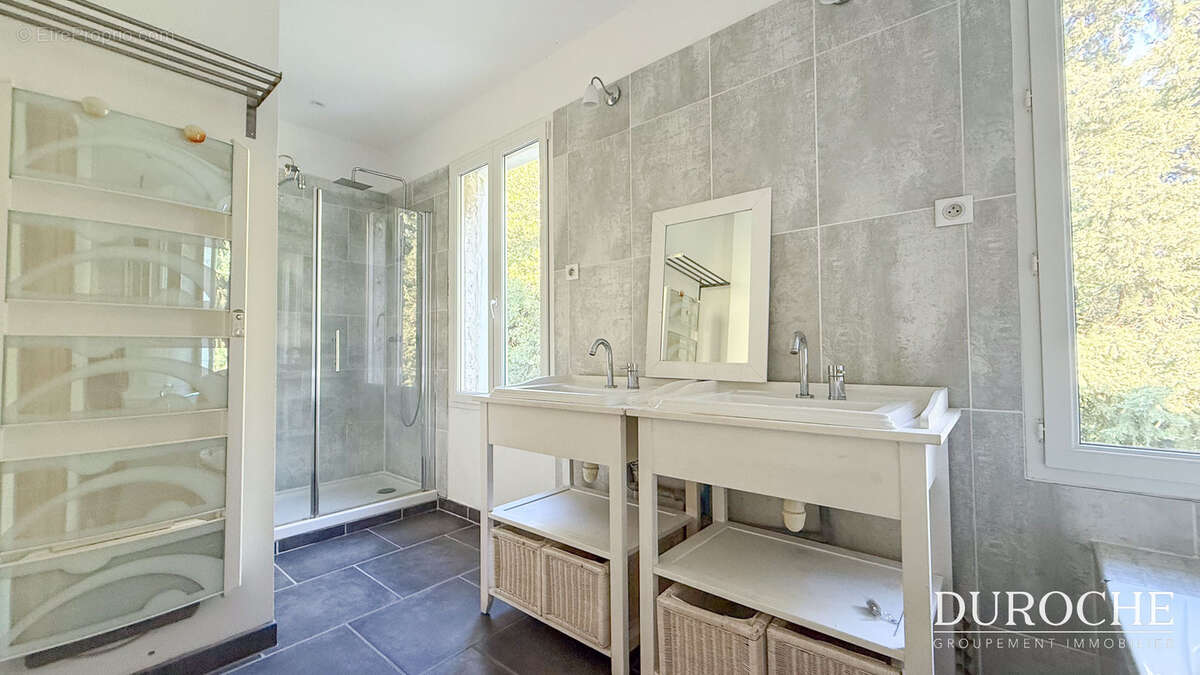 Maison à CADEROUSSE