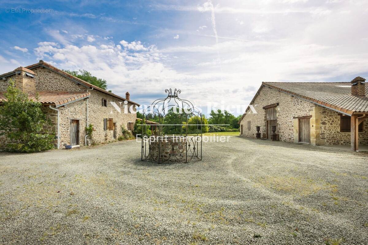 Maison à EXIDEUIL