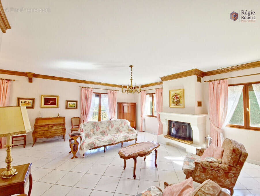 Maison à LACHASSAGNE