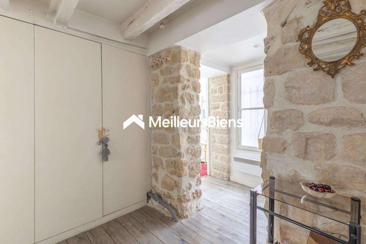 Appartement à PARIS-3E