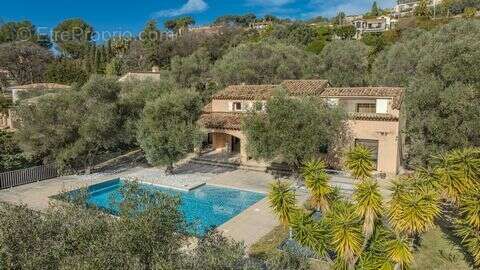 Maison à MOUGINS