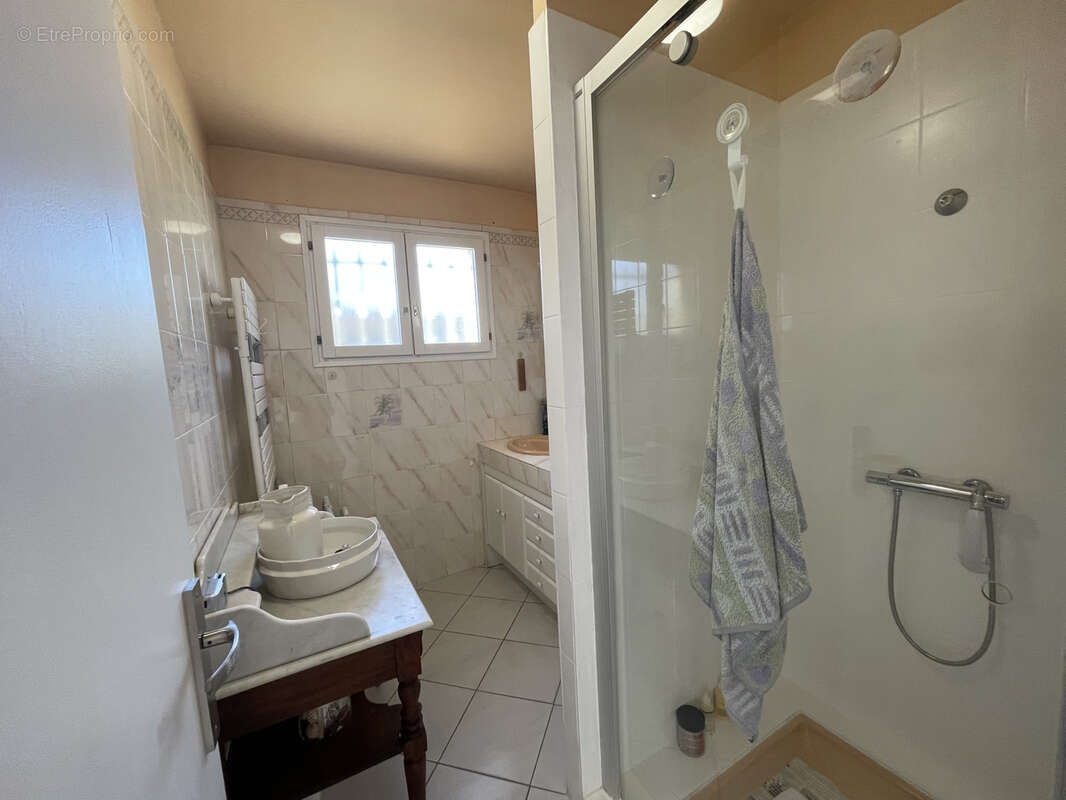 Maison à SAINT-LAURENT-DE-LA-SALANQUE