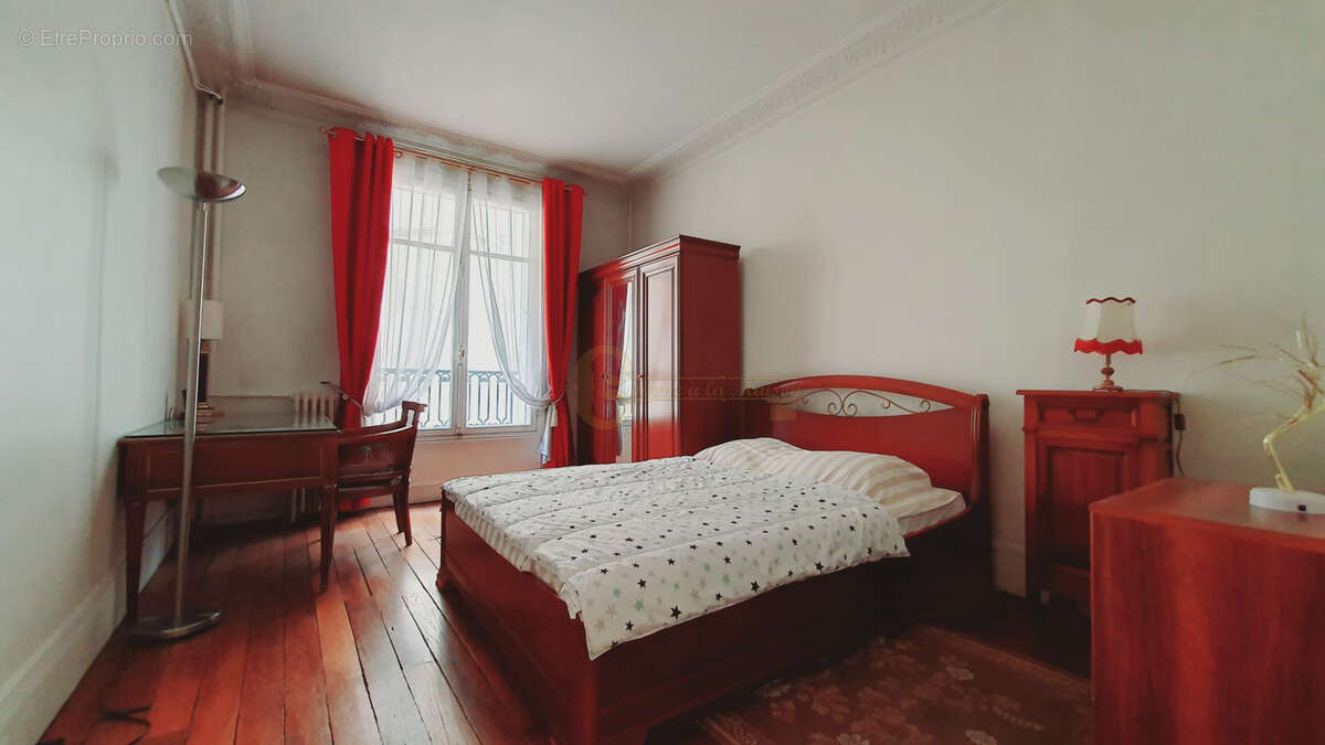 Appartement à PARIS-8E