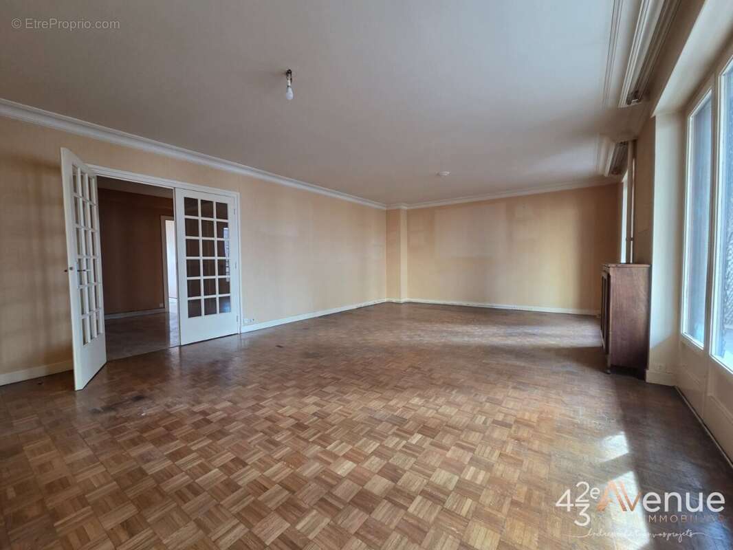 Appartement à SAINT-ETIENNE