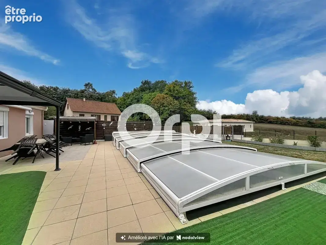 À vendre : Maison de plain-pied à Sarliac-sur-l'Isle — Piscine couverte & grande véranda - photo 11