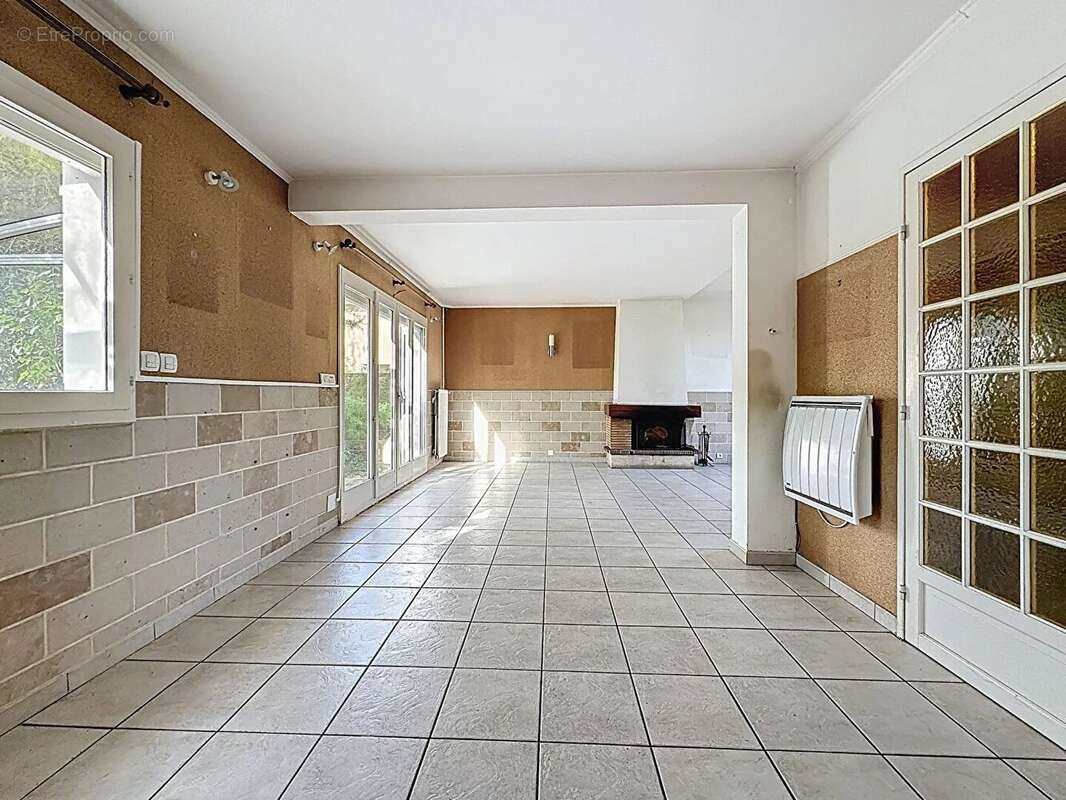 Maison Voisins Le Bretonneux 5 pièce(s) 117.38 m2 - photo 2