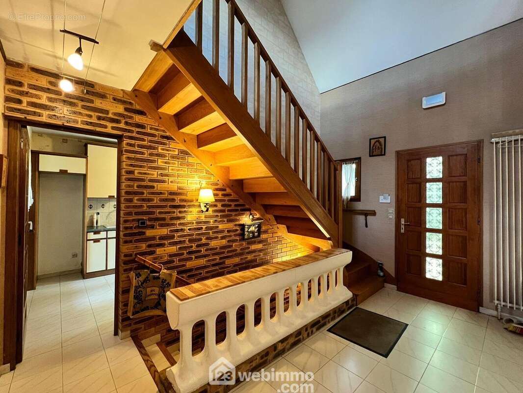 A l&#039;opposé, la cuisine indépendante, - Maison à VITRY-SUR-SEINE