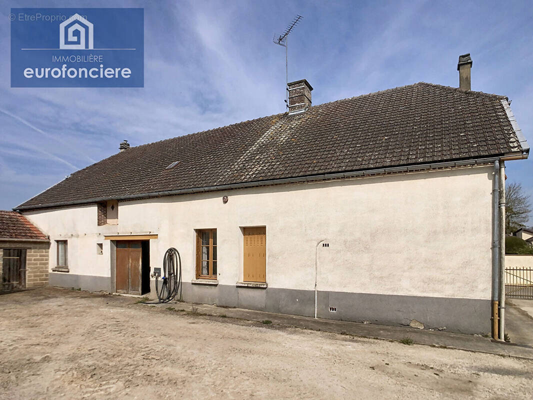 Maison à DIERREY-SAINT-JULIEN