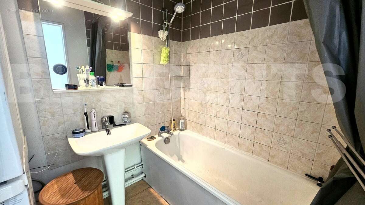 D6453CCB-D902-91E8-EF81-880596E1CBD2 - Appartement à MARSEILLE-12E