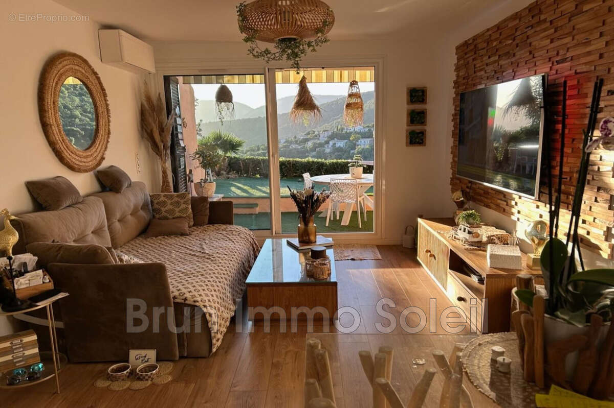 Appartement à LA CROIX-VALMER