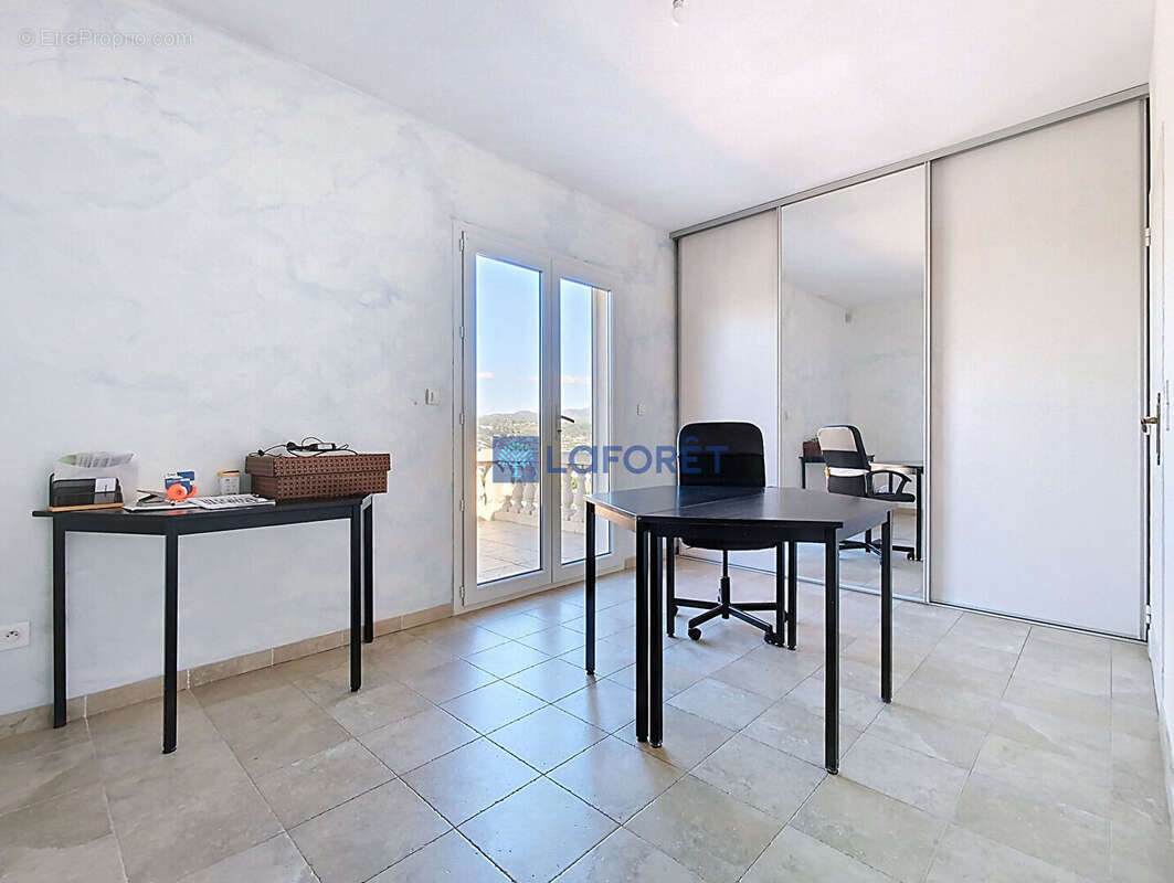 Marseille 11e - villa 146 m2 + dépendance - vue dégagée - photo 11