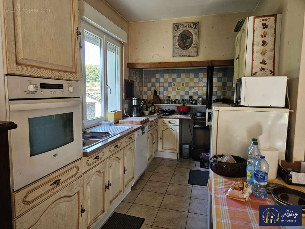 Maison à BUGEAT