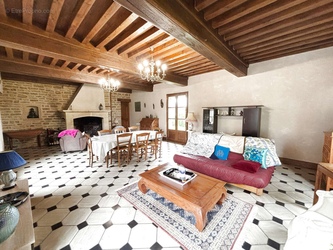 Maison à ARNAY-LE-DUC