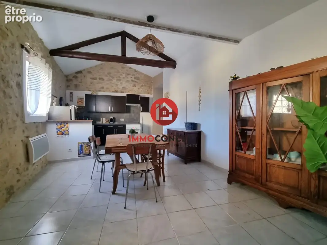 Salle à manger - Appartement à LAUDUN-L'ARDOISE