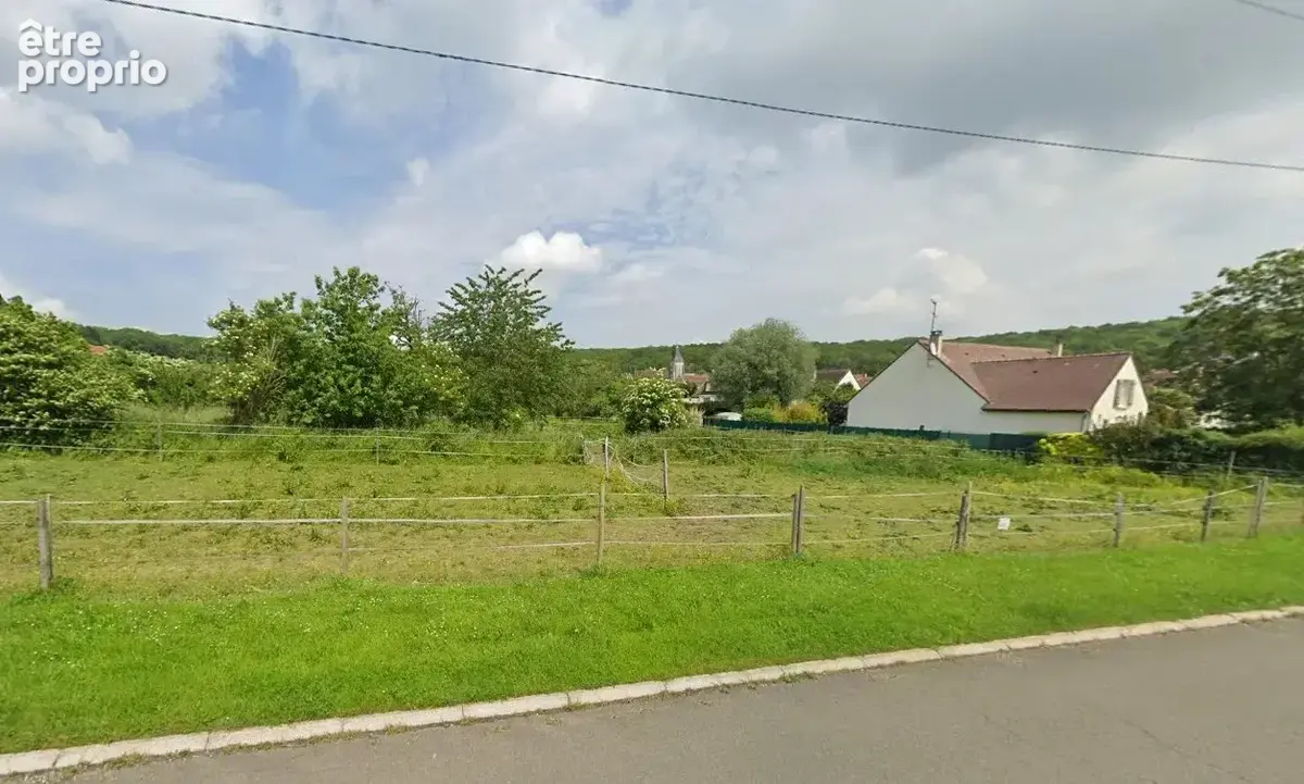 Photo Terrain à Cuisy au prix de 136 000€