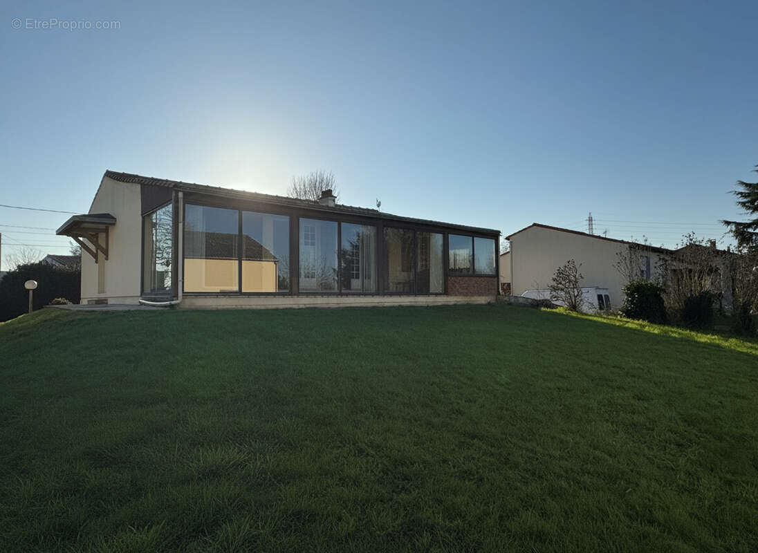 Maison à SAINT-JULIEN-DE-CONCELLES