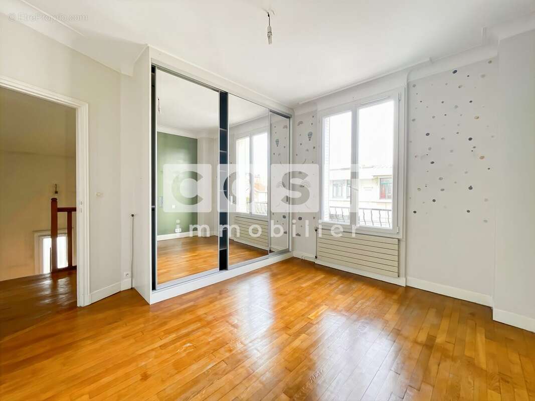 Maison à ASNIERES-SUR-SEINE