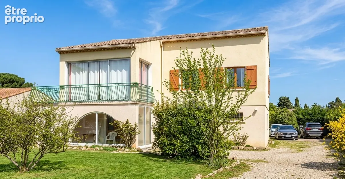 UZES 4km, village toutes commodités : Maison avec grand terrain, garage double et vue dominante ! - photo 4