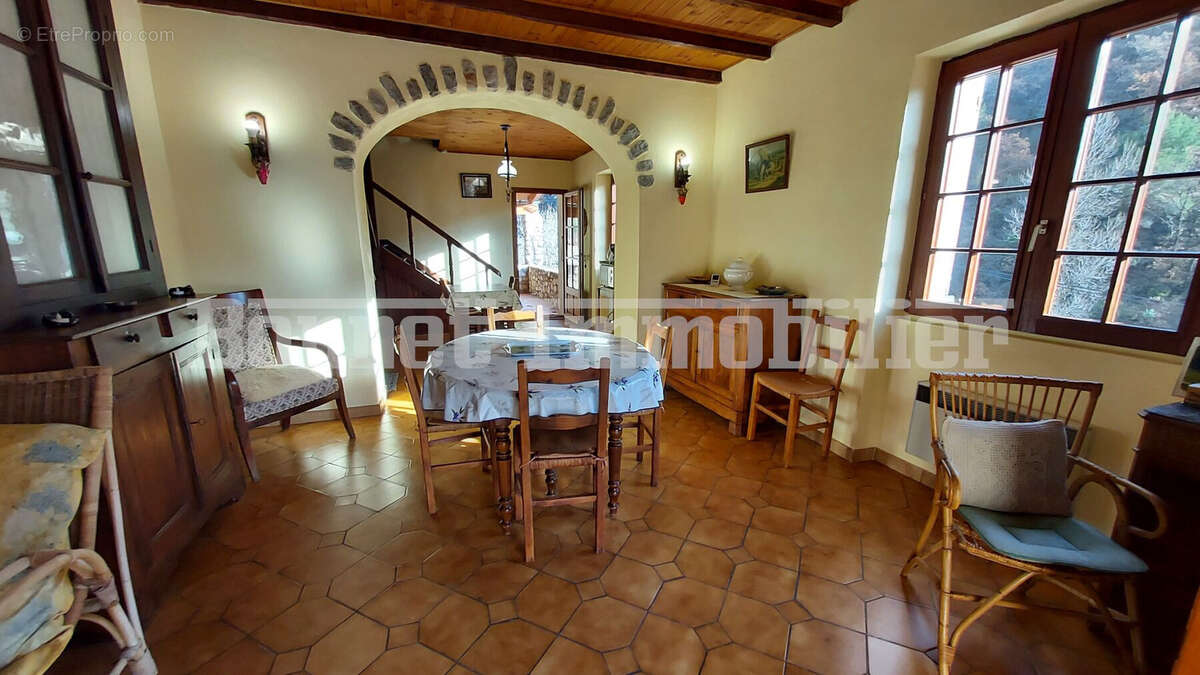 Maison à SAINT-FERREOL-TRENTE-PAS