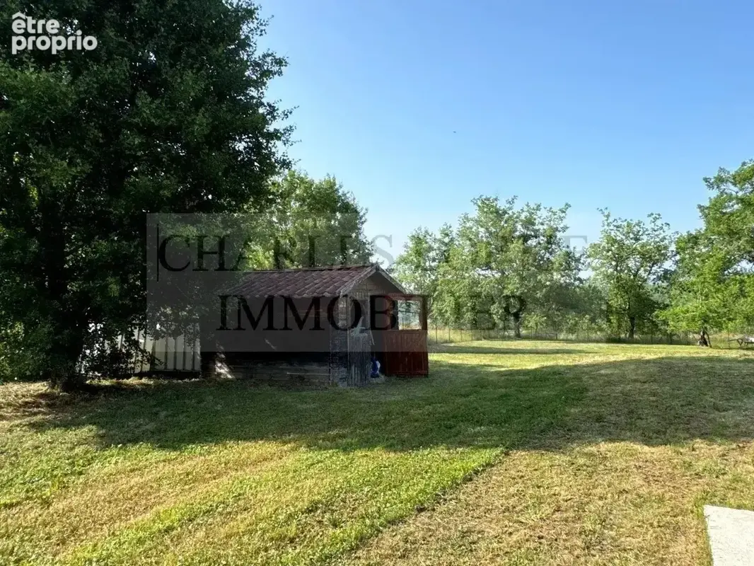 Maison et piscine sur 1770 m² de terrain - photo 19
