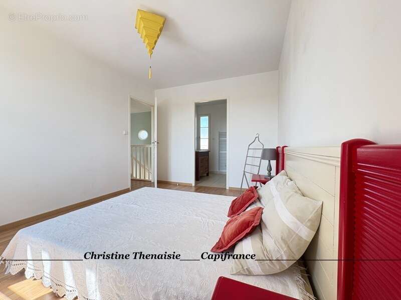 VILLA D'EXCEPTION Pièces spacieuses, 4 chambres, 3 salles de bains, 3 wc, Piscine privée  COEX (85) - photo 19
