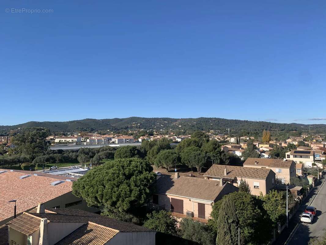 Appartement à LA LONDE-LES-MAURES