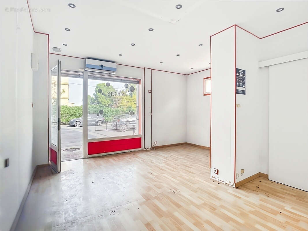 Commerce à MARSEILLE-9E