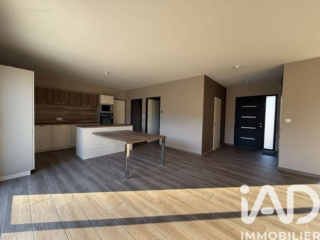 Maison 115 m² à Saint-Pierre-Eynac  - photo 2