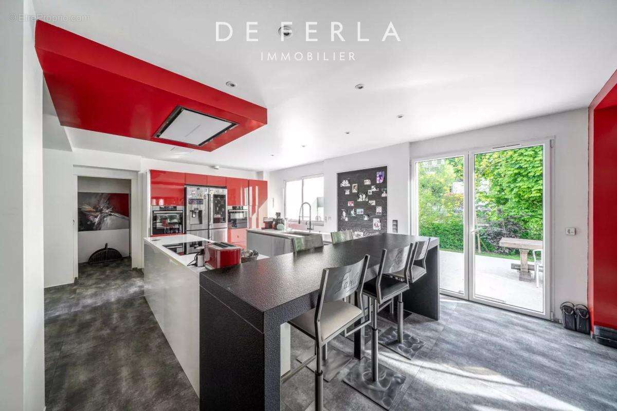 Maison à LE PERREUX-SUR-MARNE