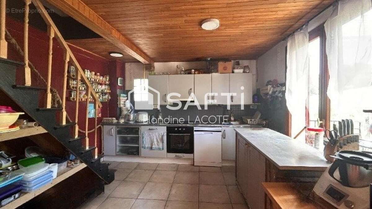 Maison 85 m² à Chamberet  - photo 3