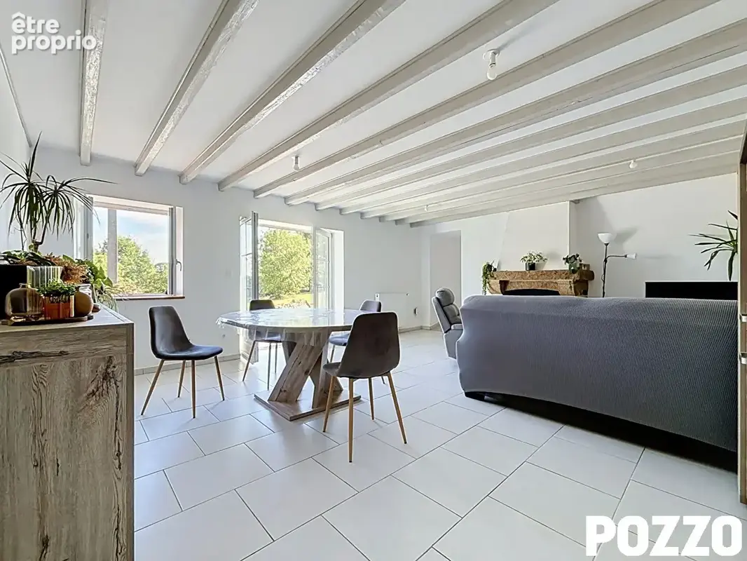 A Vendre - Tirepied Sur Sée - Maison 6 pièce(s) 160 m² -terrain-dépendances - photo 5