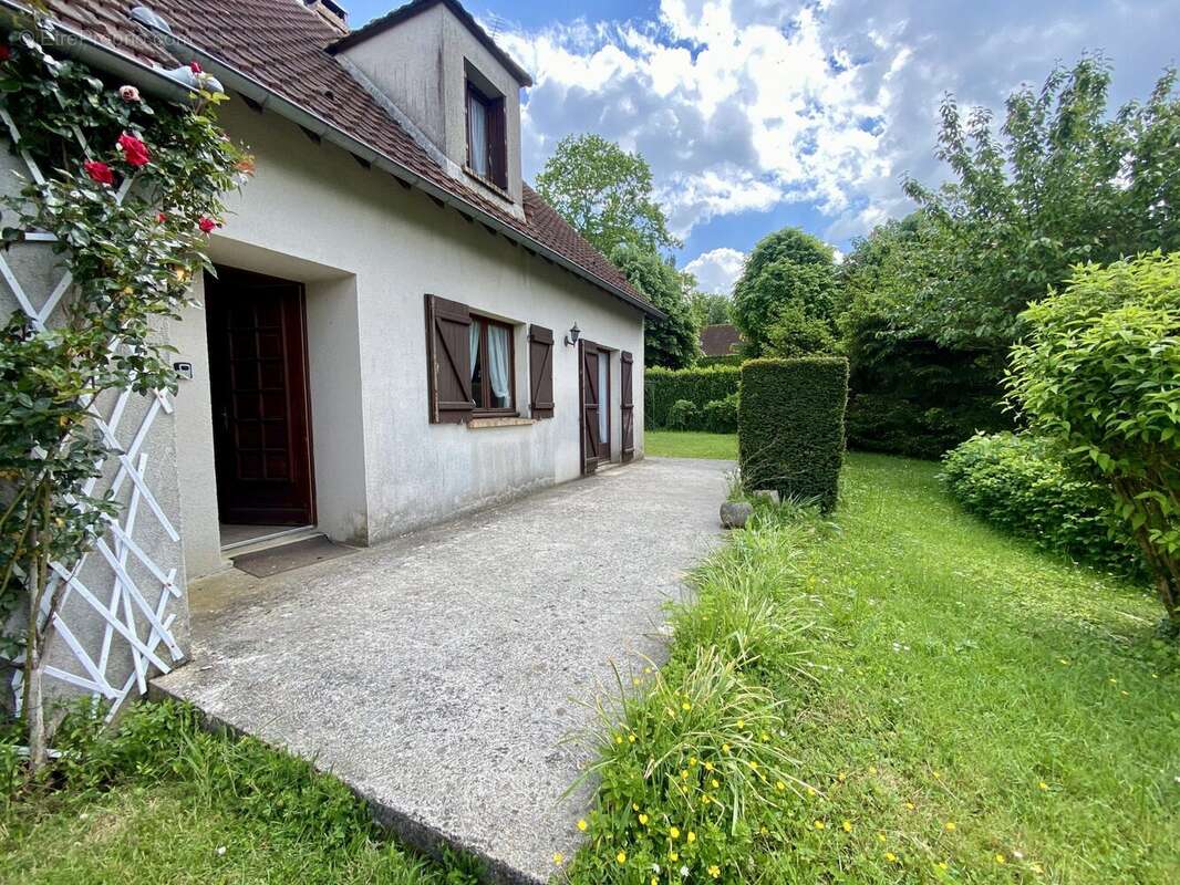 Terrasse - Maison à CHEVRU