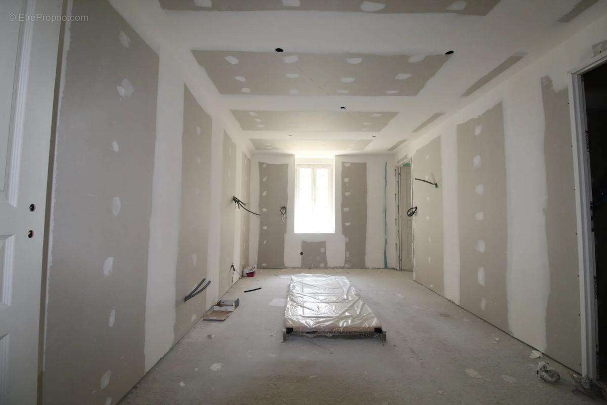 Maison à SAINT-SERNIN-SUR-RANCE