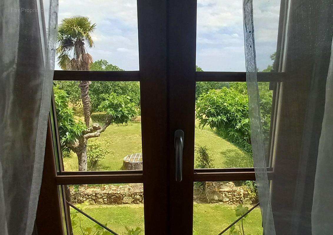 Maison à VIC-FEZENSAC