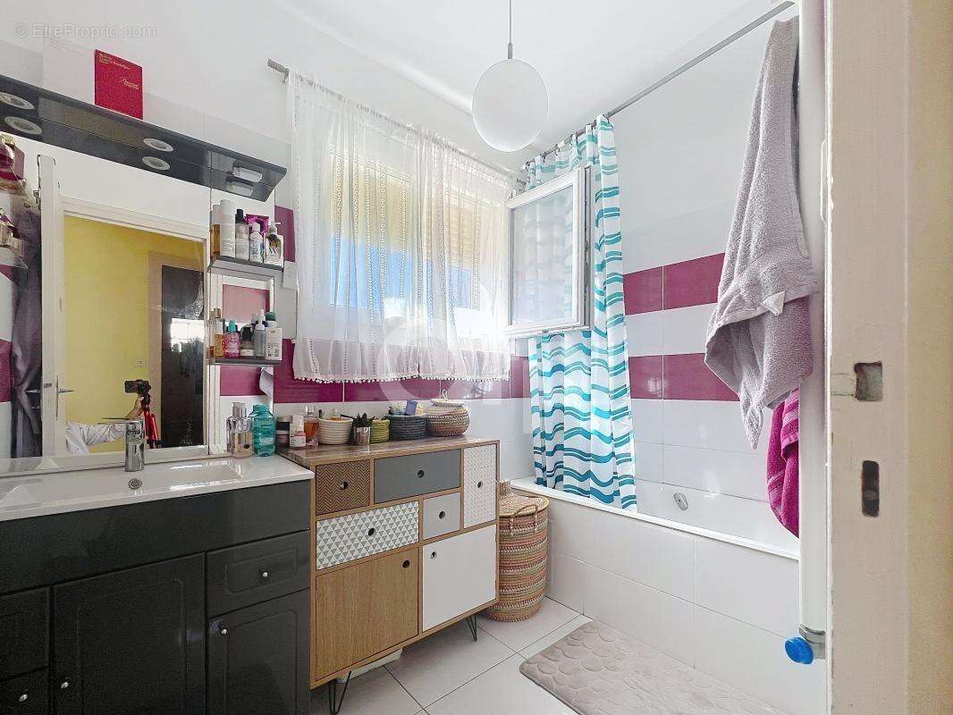 Maison à TERRASSON-LAVILLEDIEU