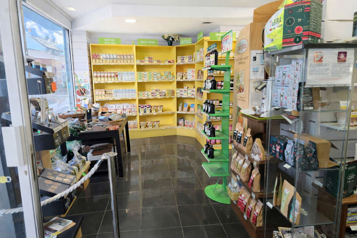 Commerce à NEUILLY-PLAISANCE