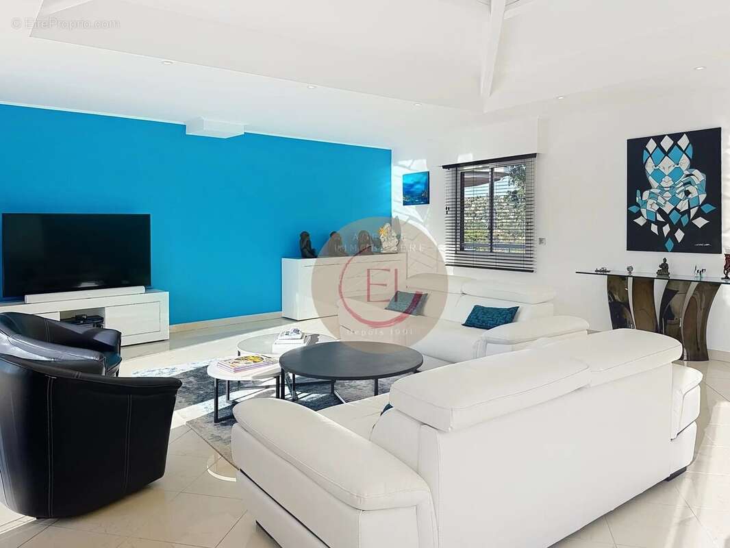 Appartement à MANDELIEU-LA-NAPOULE